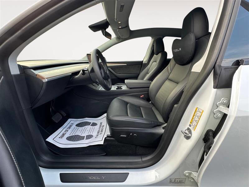 Used 2023 Tesla Model Y Long Range image 10