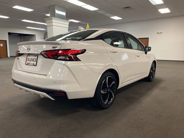 Used 2024 Nissan Versa SR image 9