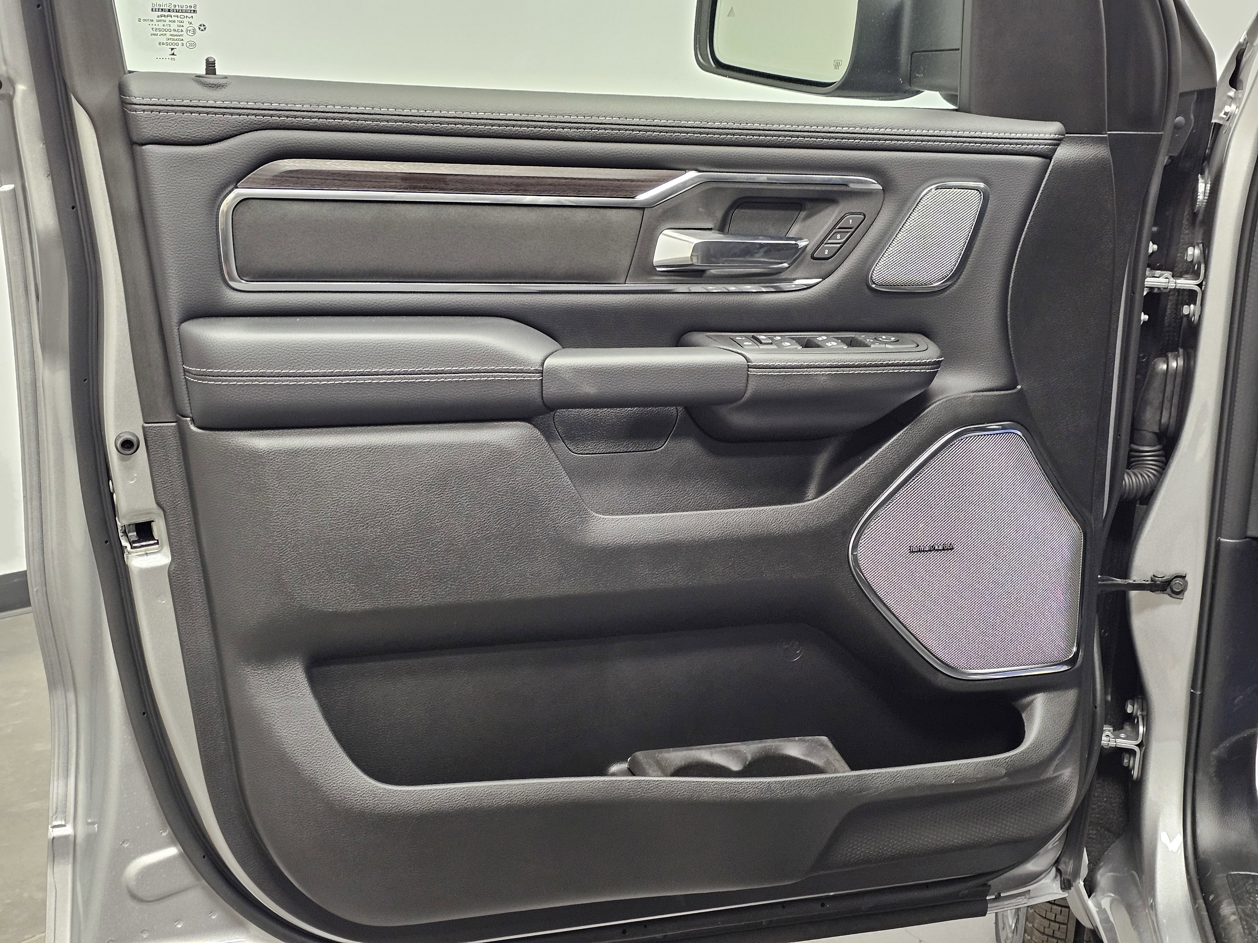 New 2026 RAM 1500 Laramie w/ Night Edition image 15