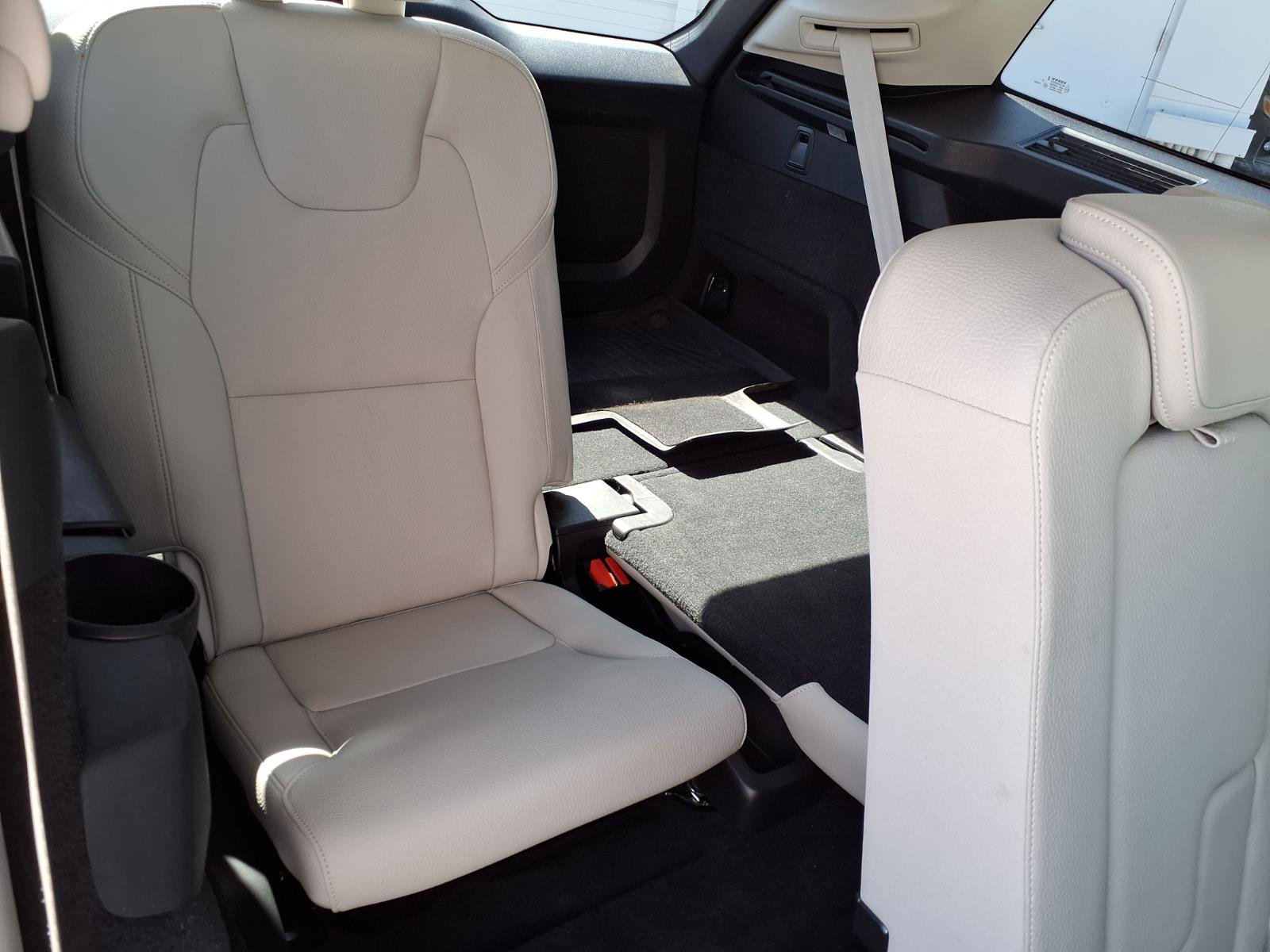 Used 2020 Volvo XC90 T5 Momentum w/ Protection Package Premier image 16