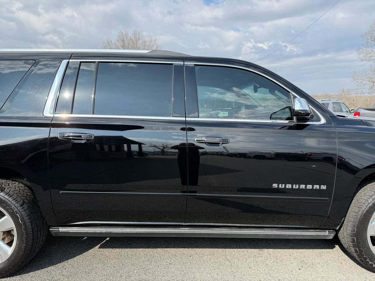 Used 2018 Chevrolet Suburban Premier image 48