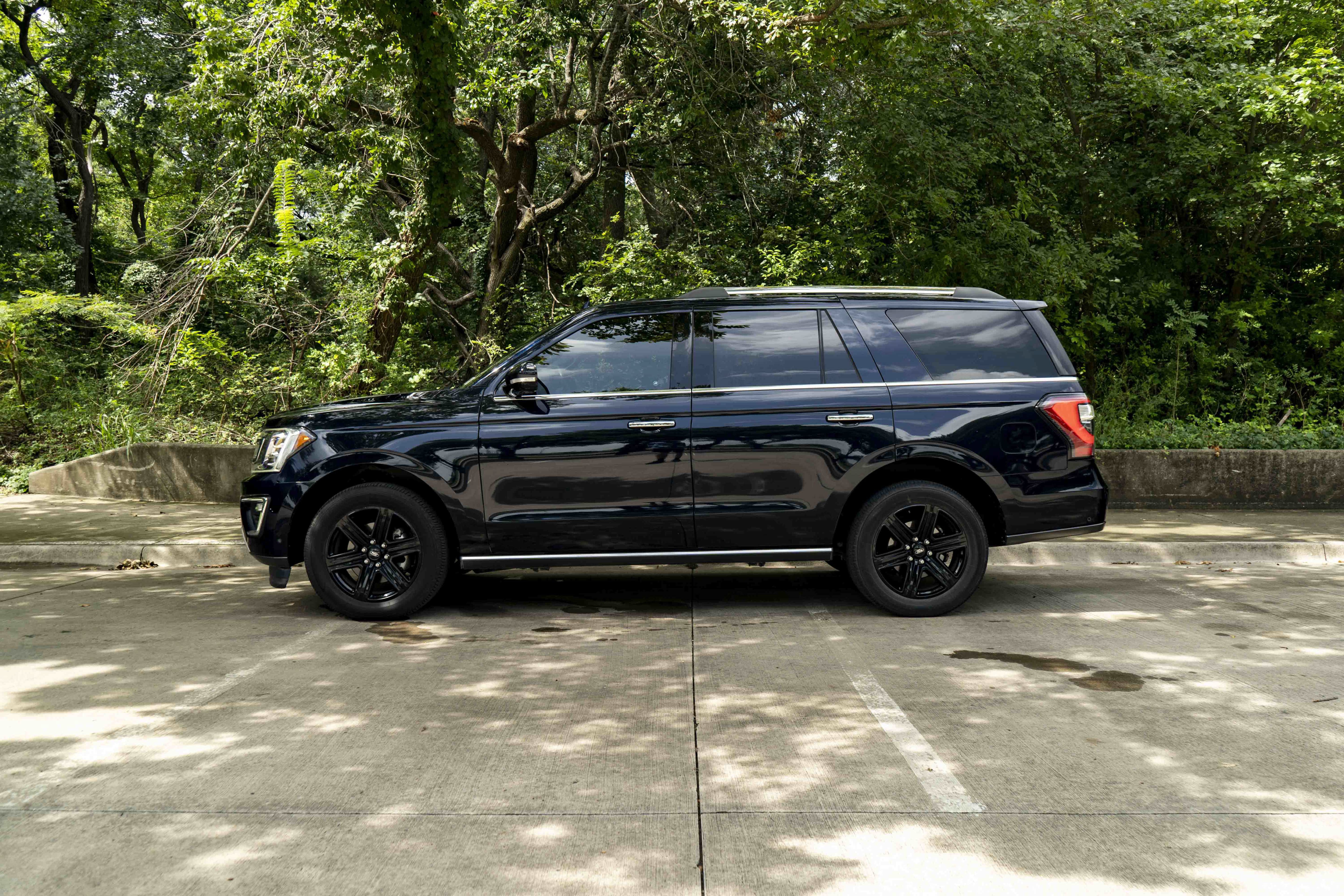 Used 2021 Ford Expedition Limited RWD image 6