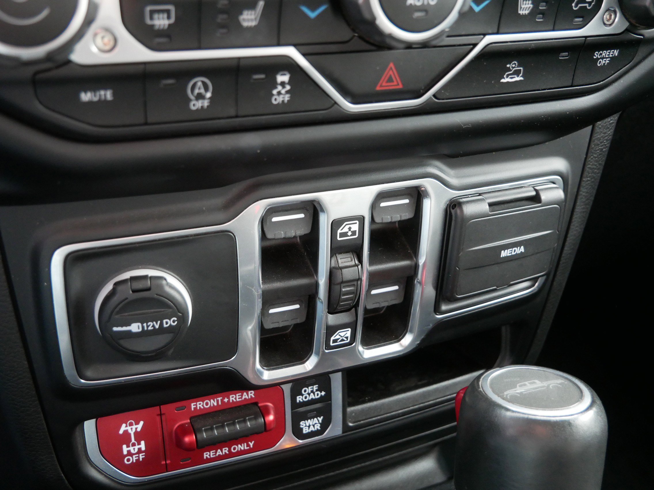 Used 2023 Jeep Gladiator Rubicon w/ LED Lighting Group image 30