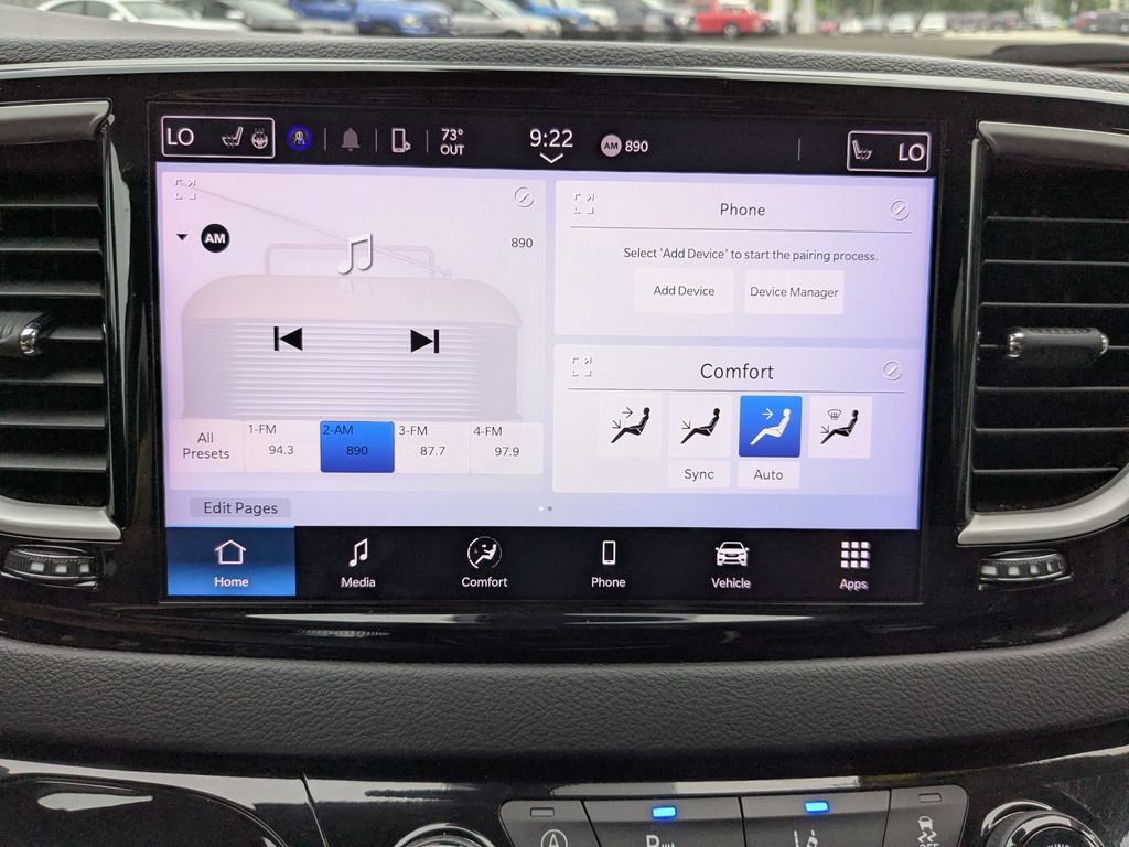 Used 2024 Chrysler Pacifica Touring-L FWD image 28