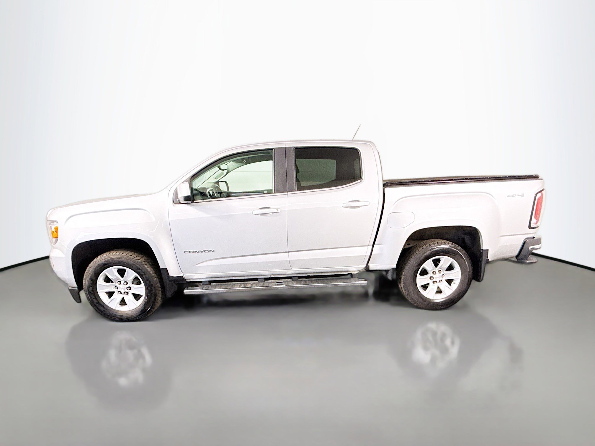 Used 2017 GMC Canyon SLE image 6
