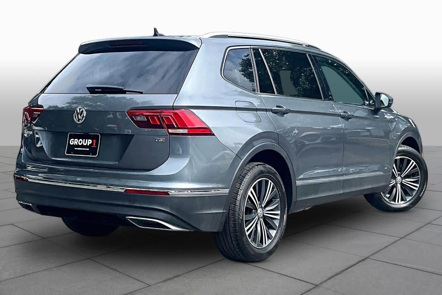 Used 2018 Volkswagen Tiguan SEL FWD image 13