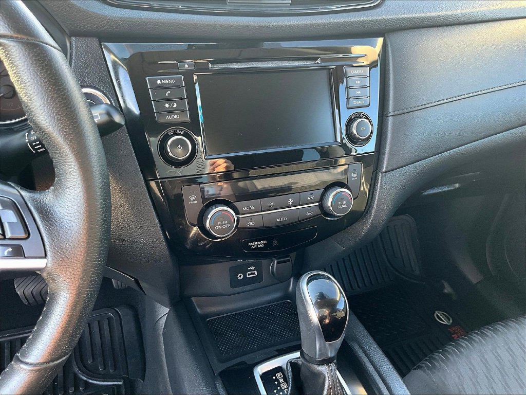 Used 2020 Nissan Rogue SV AWD/4WD image 11