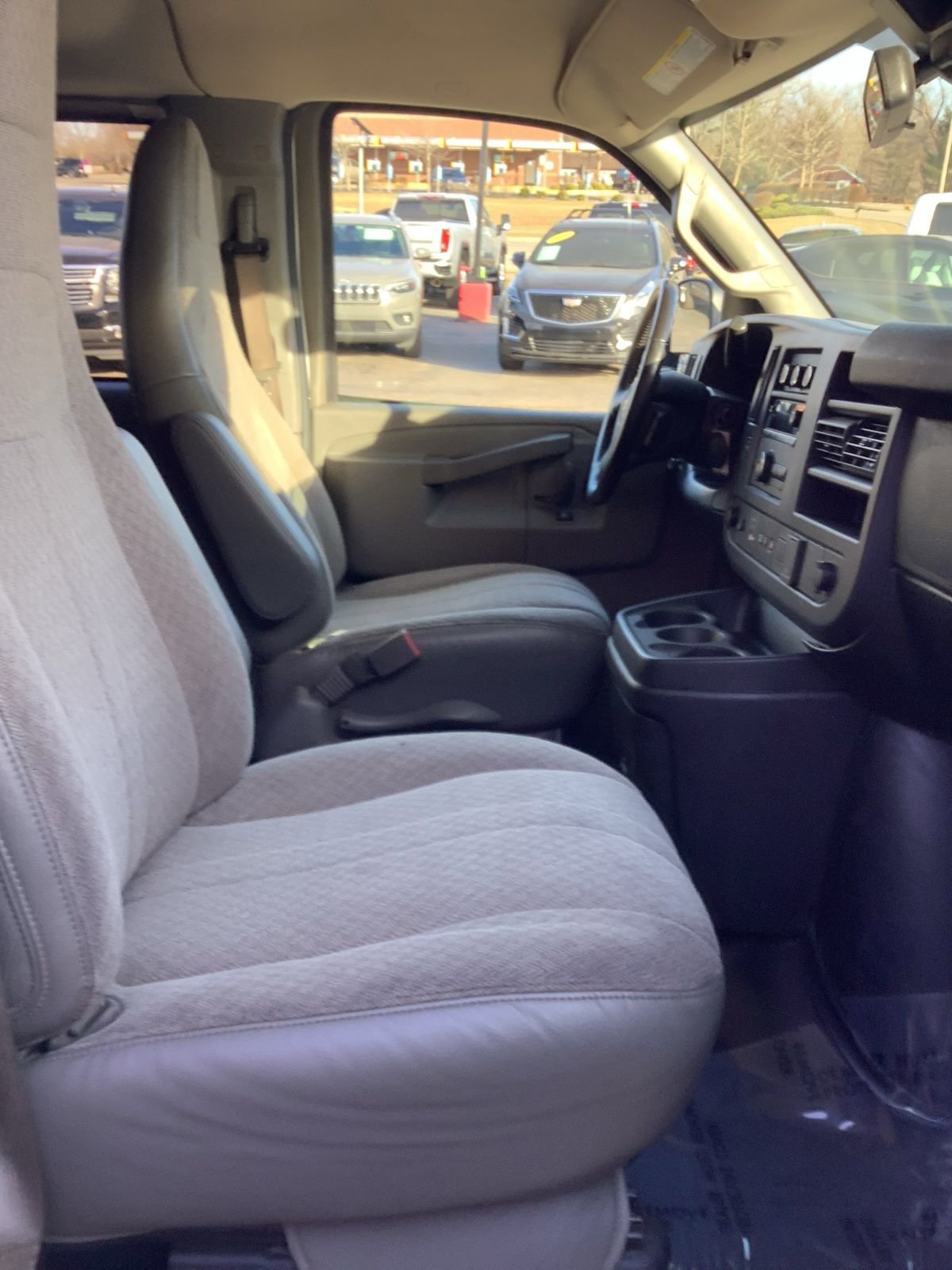 Used 2021 Chevrolet Express 3500 LT w/ LT Preferred Equipment Group image 15