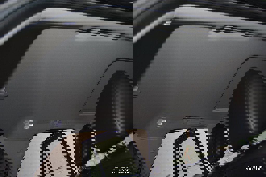 Used 2010 Cadillac DTS Premium w/ Driver Awareness Package image 21