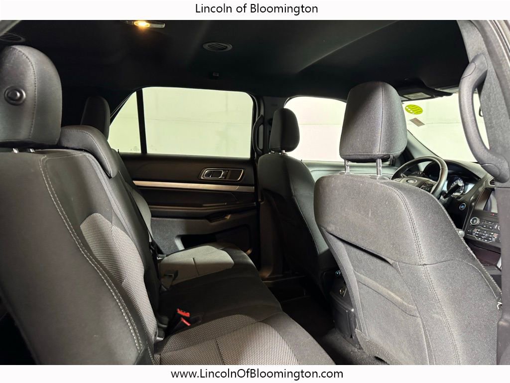 Used 2019 Ford Explorer XLT w/ Equipment Group 201A AWD/4WD image 18