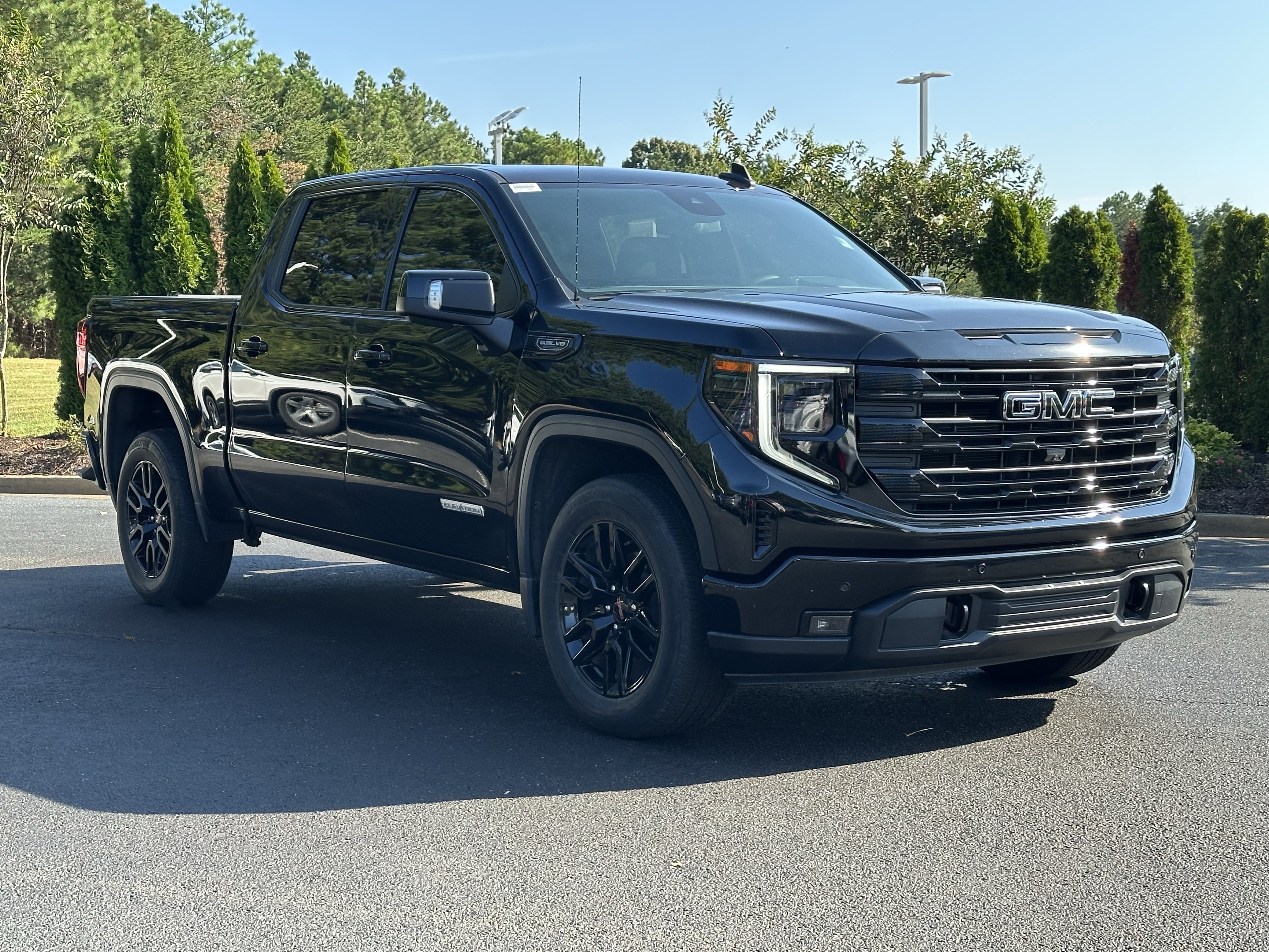 Used 2024 GMC Sierra 1500 Elevation w/ Preferred Package RWD image 2