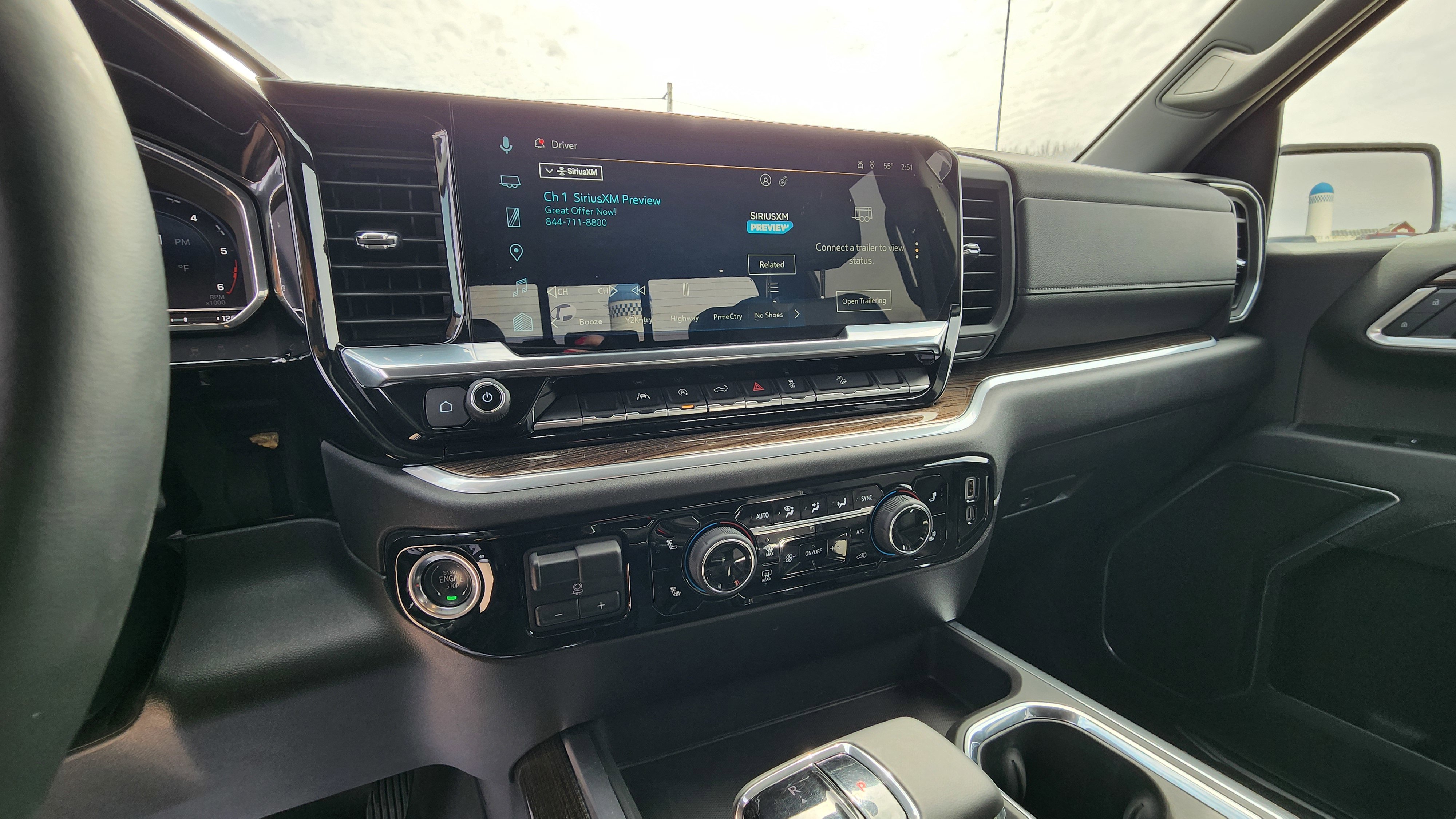 Certified 2025 Chevrolet Silverado 1500 LT AWD/4WD image 17