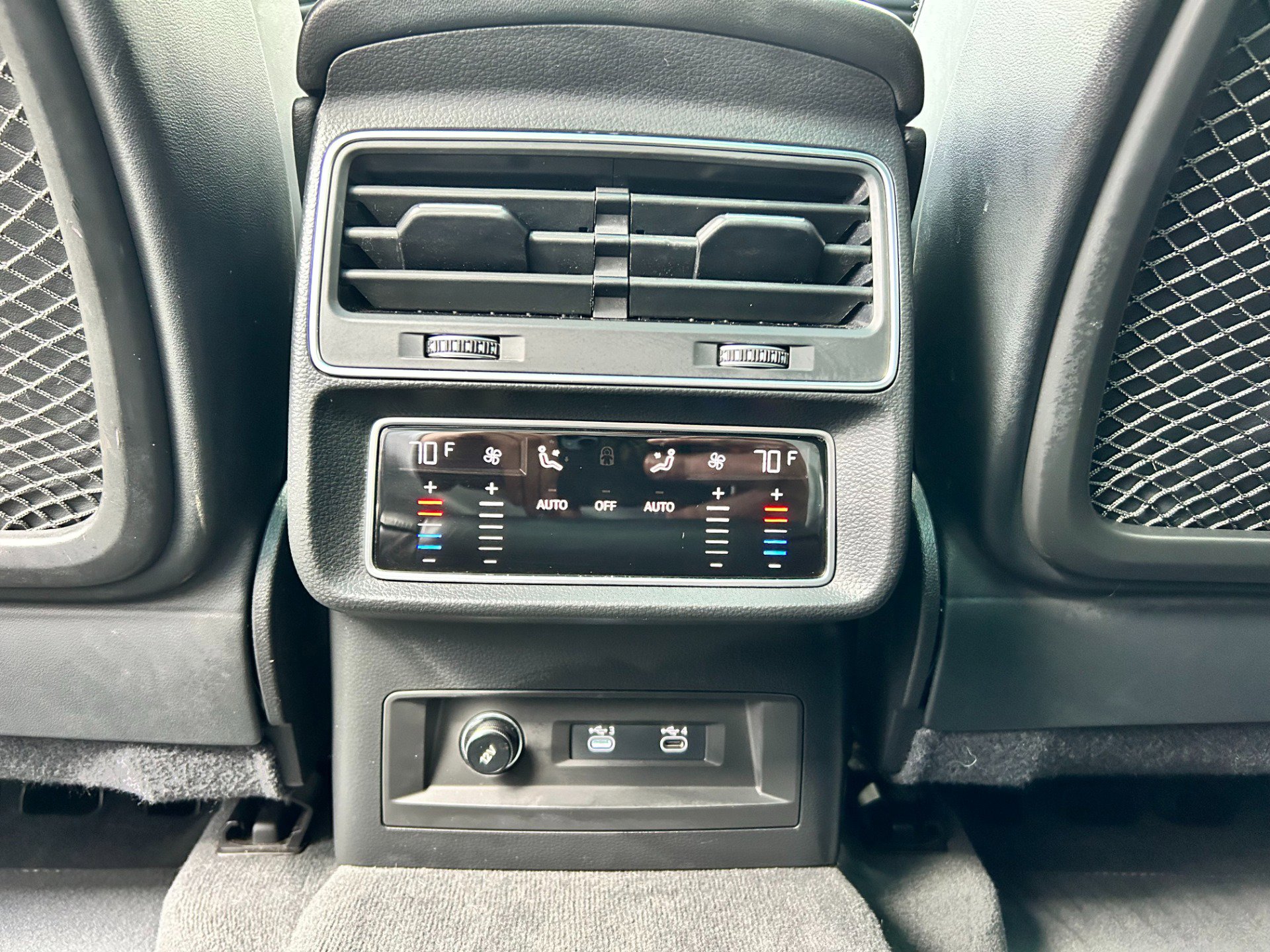 Used 2021 Audi SQ7 Premium Plus w/ Driver Assistance Package image 40