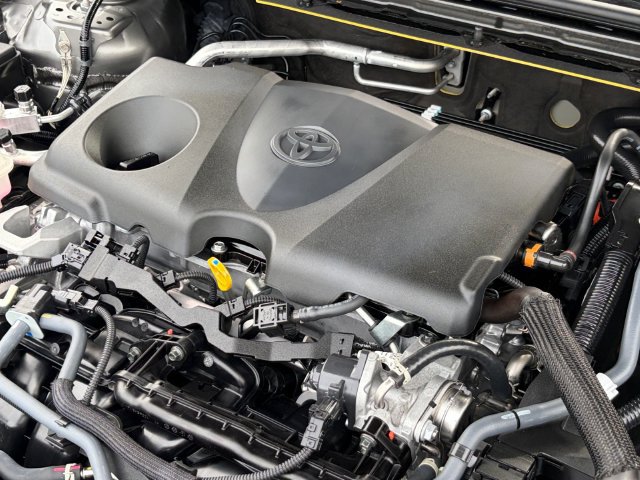 Used 2023 Toyota Crown AWD/4WD image 21