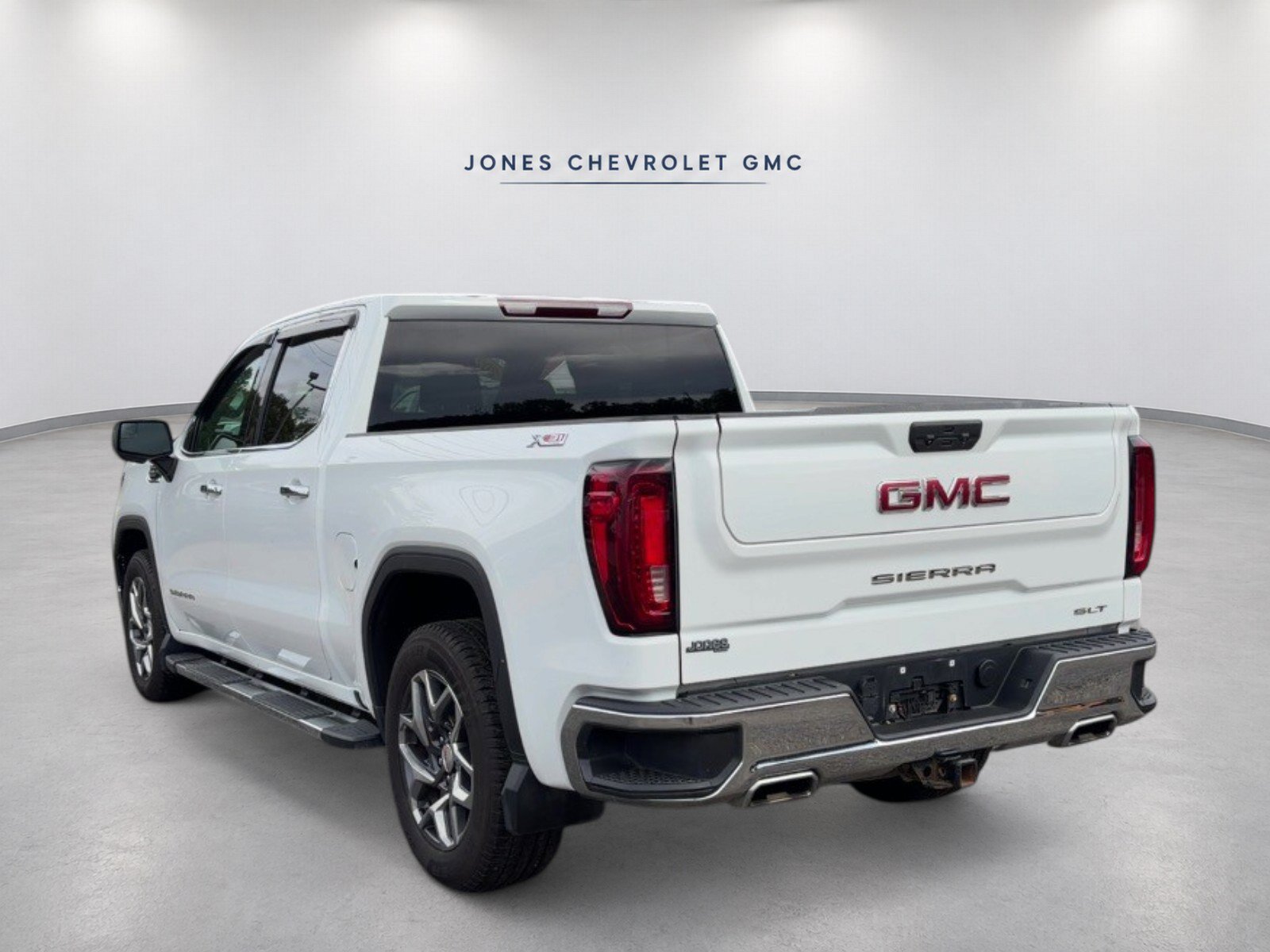 Used 2023 GMC Sierra 1500 SLT w/ SLT Premium Package AWD/4WD image 6