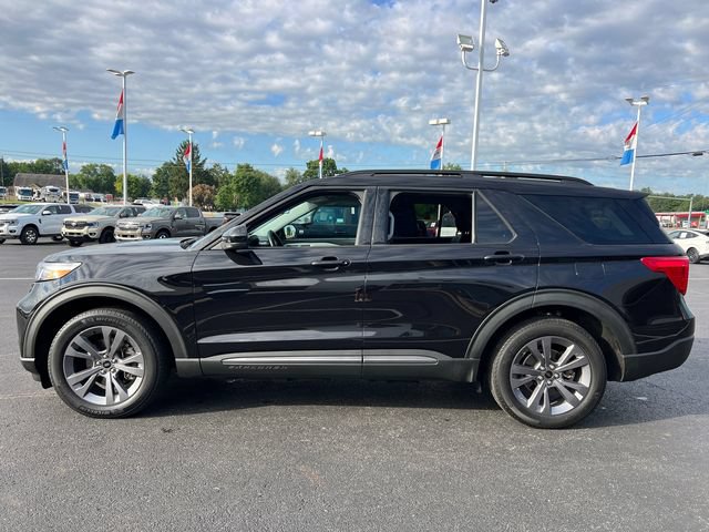 Certified 2022 Ford Explorer XLT w/ Equipment Group 202A AWD/4WD image 4