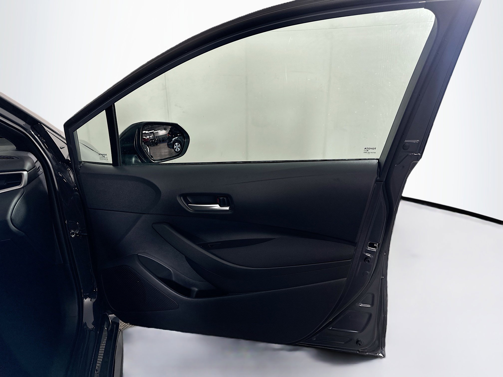 Used 2026 Toyota Corolla SE image 29