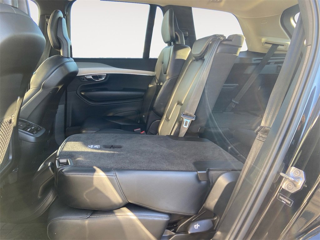 Used 2021 Volvo XC90 T5 Momentum image 13