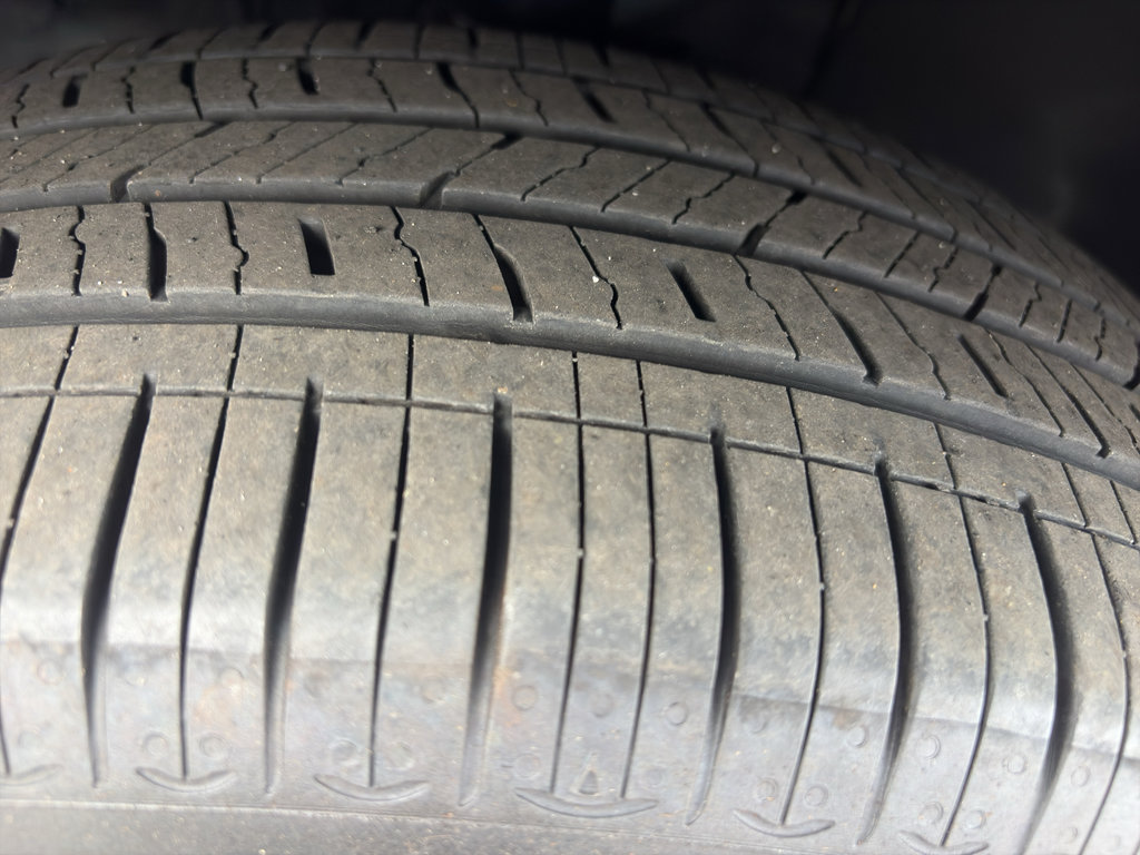 Used 2025 Kia Niro EX image 10