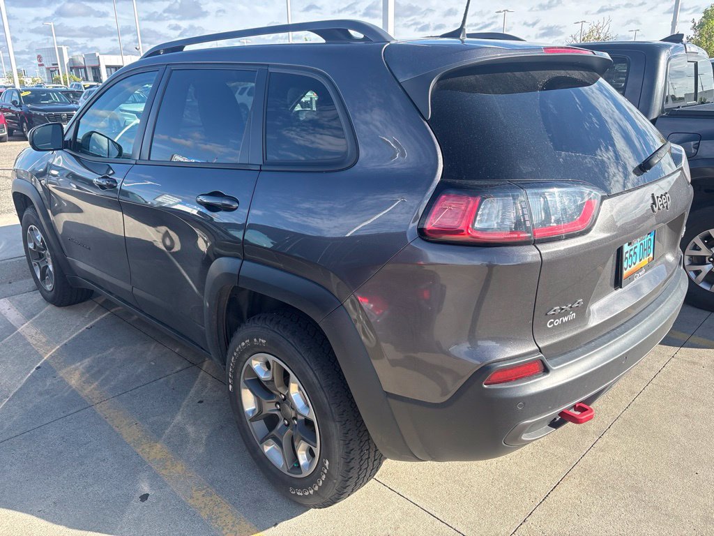 Used 2019 Jeep Cherokee Trailhawk w/ Cold Weather Group AWD/4WD image 12
