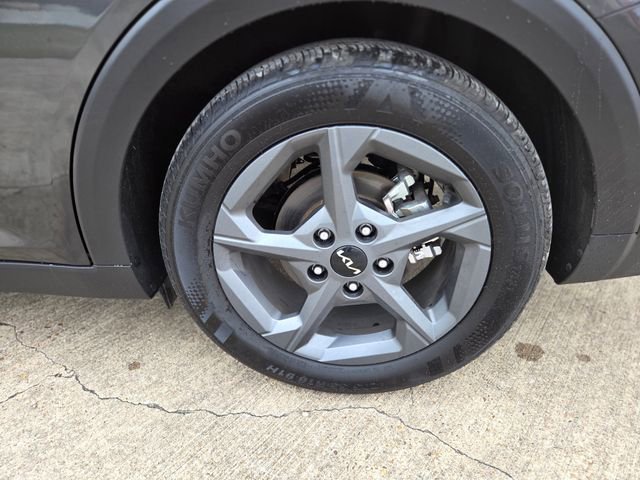 Used 2025 Kia K4 LXS image 12