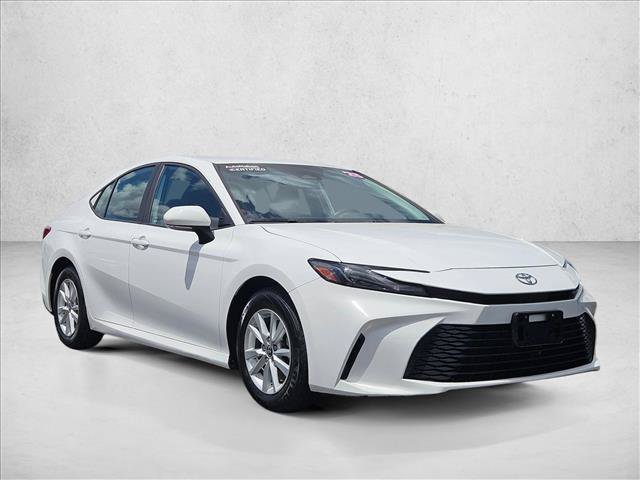 Used 2025 Toyota Camry LE FWD image 3