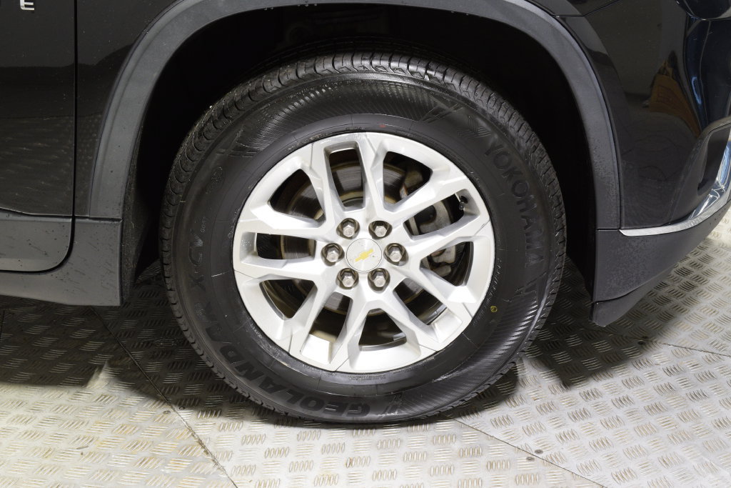 Used 2018 Chevrolet Traverse LT FWD image 39