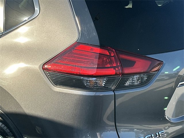 Used 2017 Nissan Rogue SL w/ SL Premium Package image 9