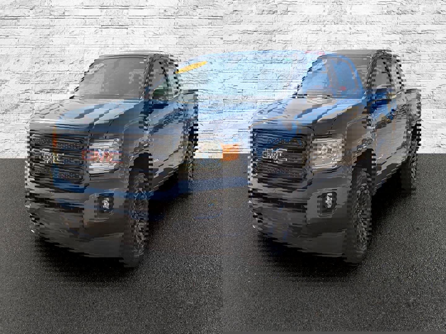 Used 2020 GMC Canyon SLE w/ Elevation Edition image 2