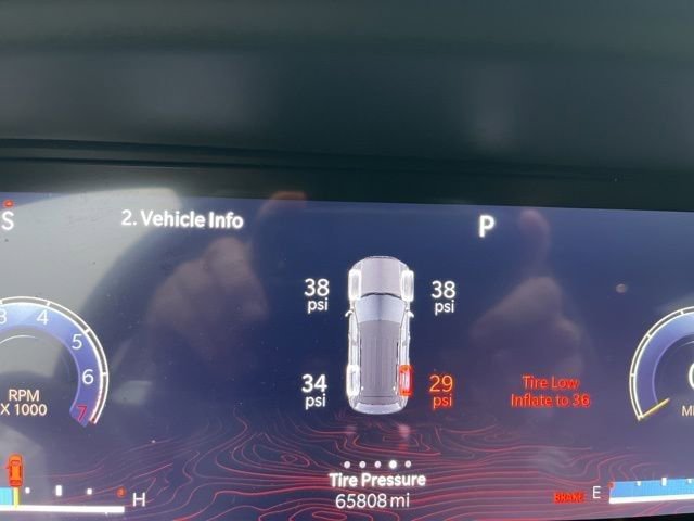 Used 2023 Jeep Grand Cherokee Limited image 16