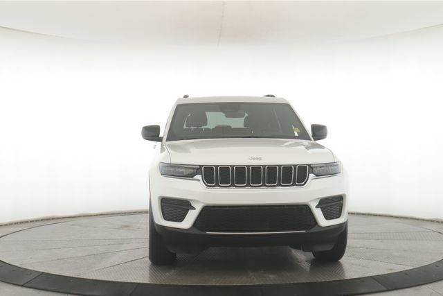 Used 2025 Jeep Grand Cherokee Laredo X AWD/4WD image 12