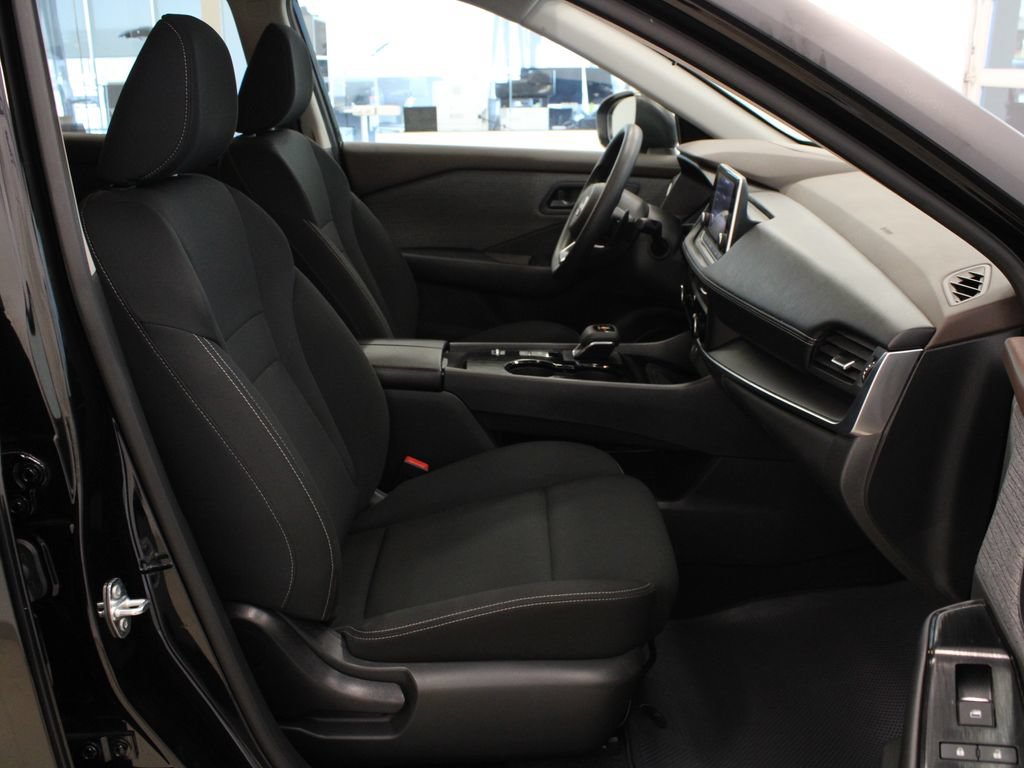 Used 2023 Nissan Rogue S FWD image 13