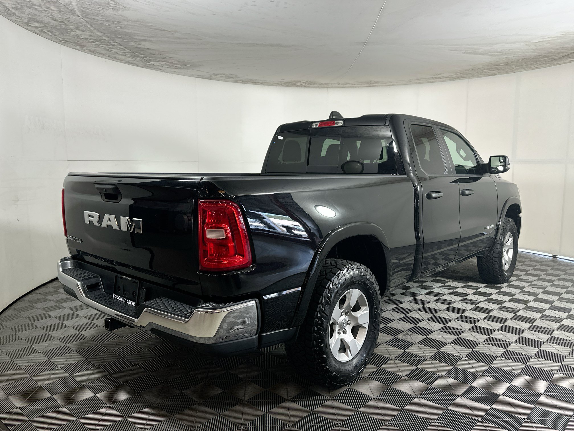 Used 2025 RAM 1500 Big Horn RWD image 3