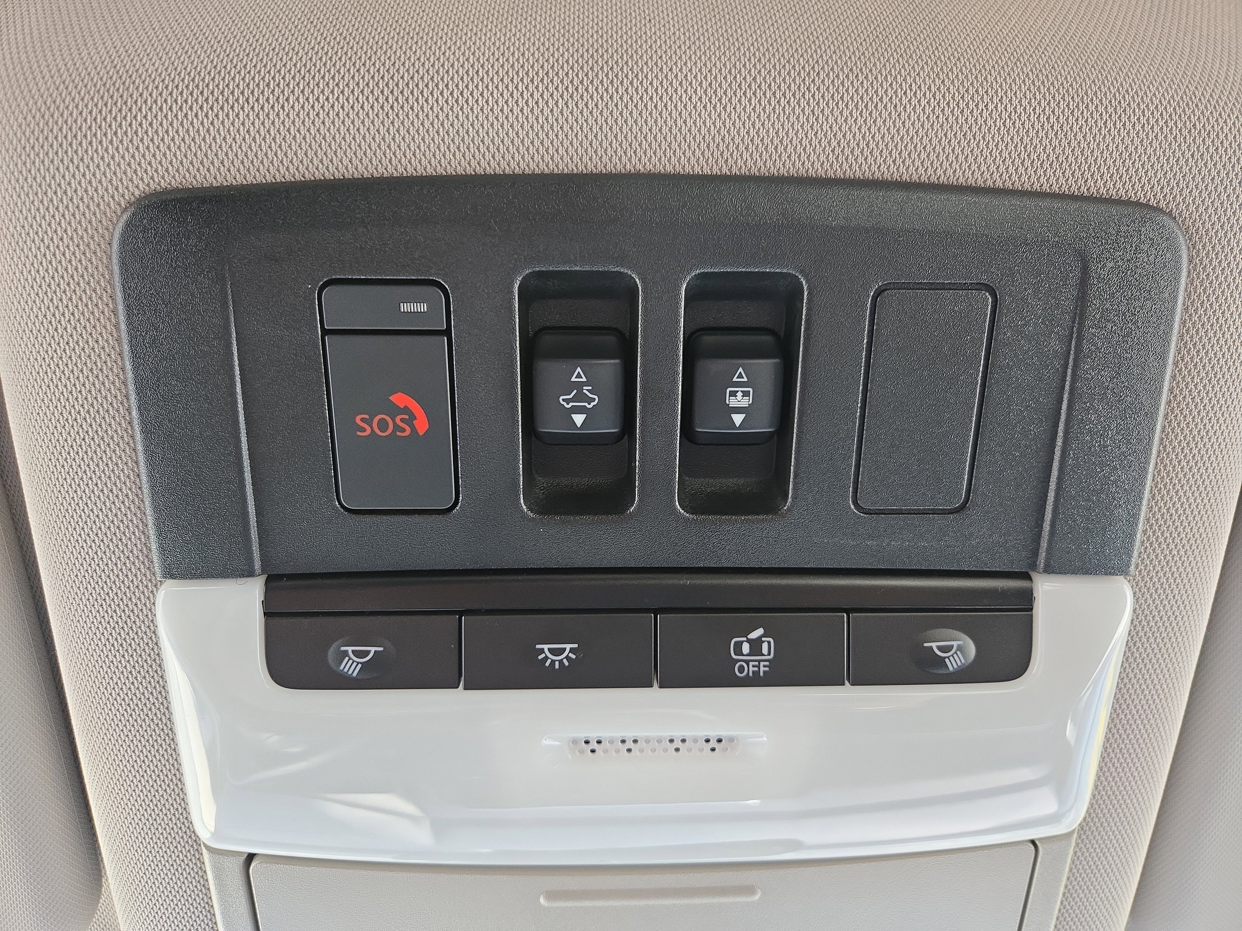 Certified 2025 Nissan Rogue SV w/ SV Premium Package image 23