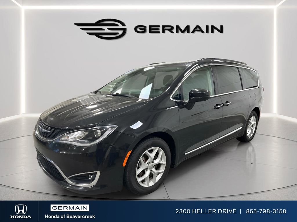 Used 2017 Chrysler Pacifica Touring-L image 3