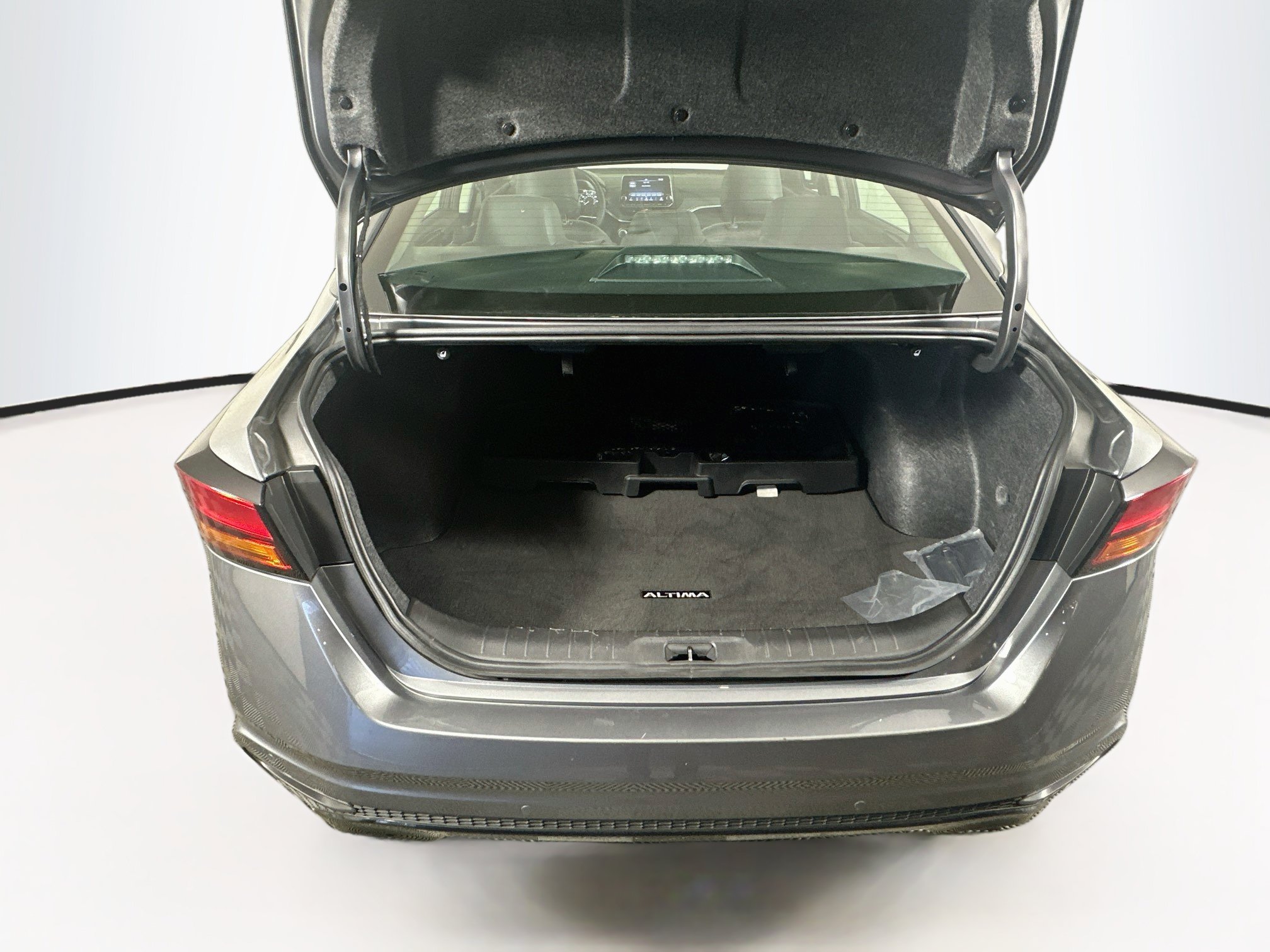 Used 2024 Nissan Altima 2.5 SR FWD image 27
