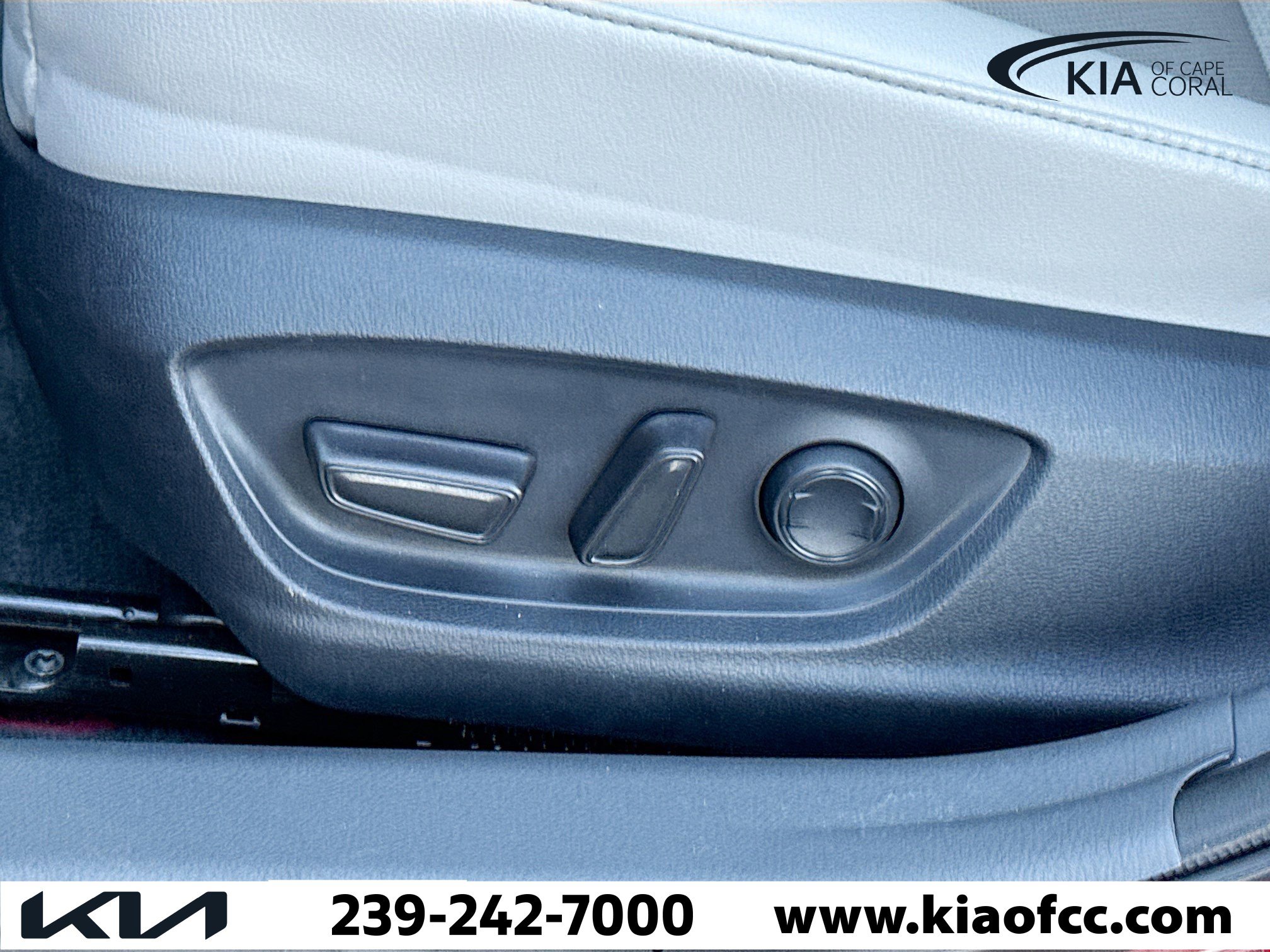 Used 2023 Toyota Camry XLE w/ Navigation Package image 23