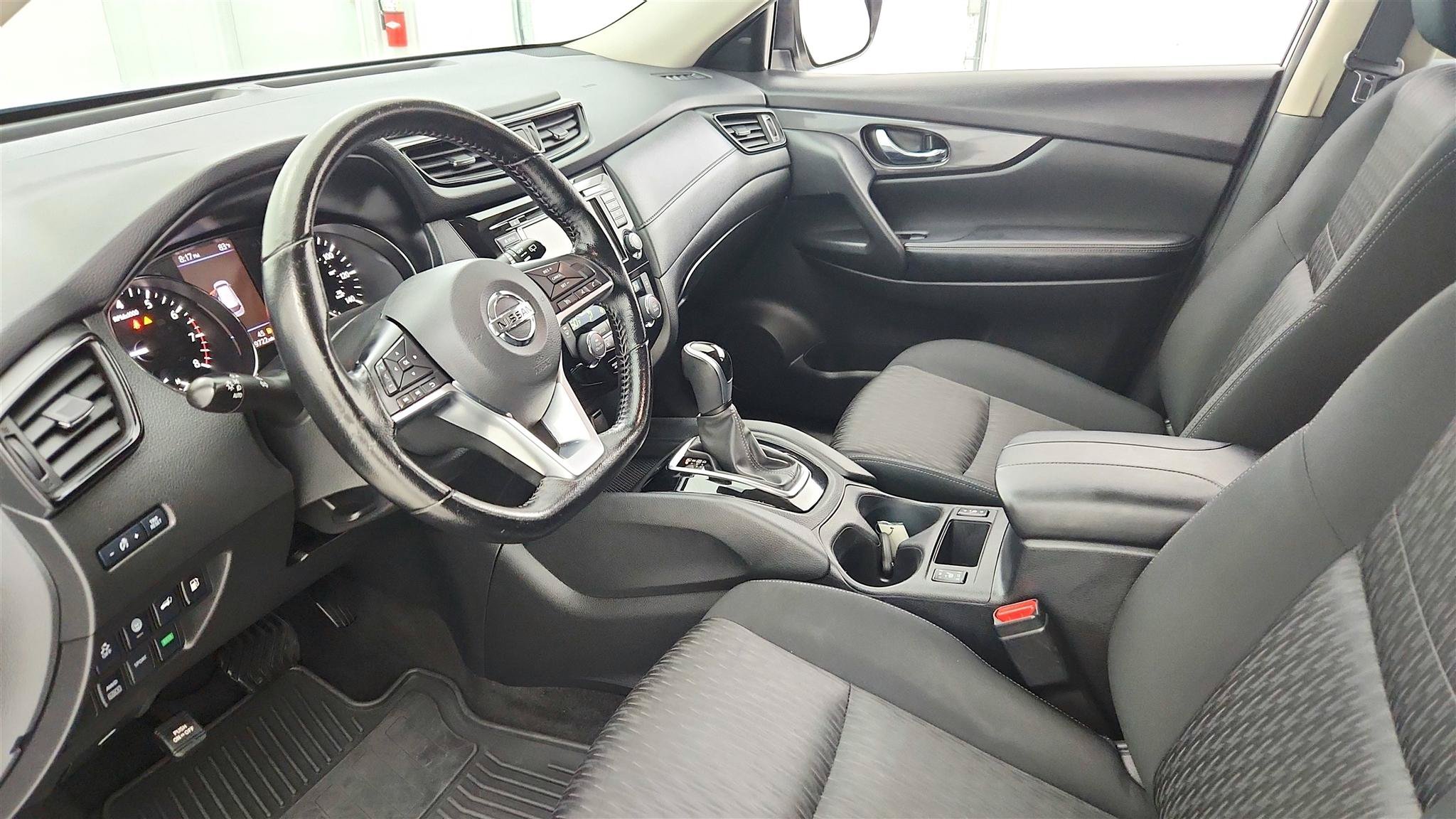 Used 2020 Nissan Rogue SV AWD/4WD image 9