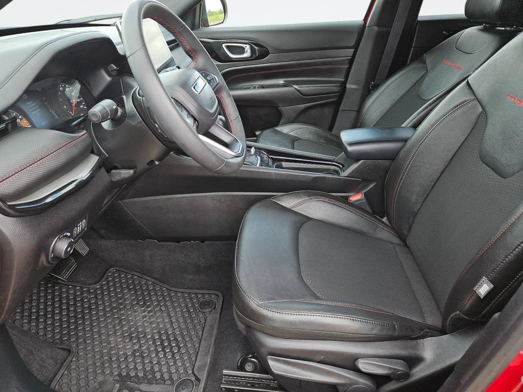Used 2025 Jeep Compass Trailhawk AWD/4WD image 30