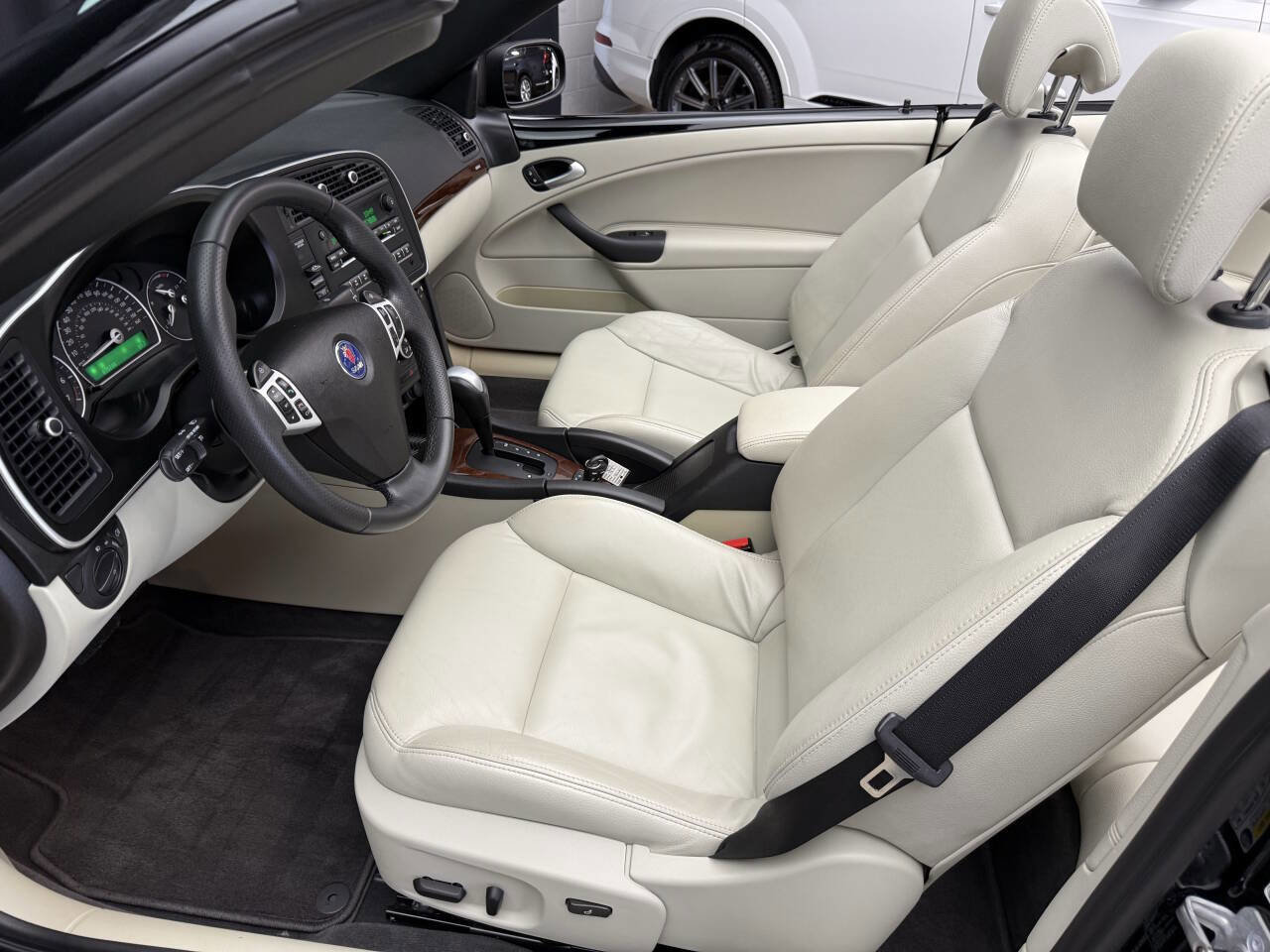 Used 2010 Saab 9-3 2.0T w/ Comfort Package image 14