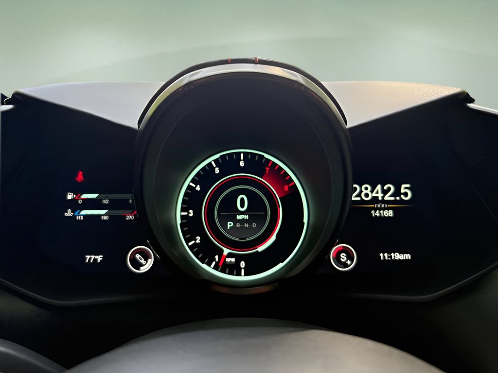 Used 2019 Aston Martin V8 Vantage Coupe RWD image 22