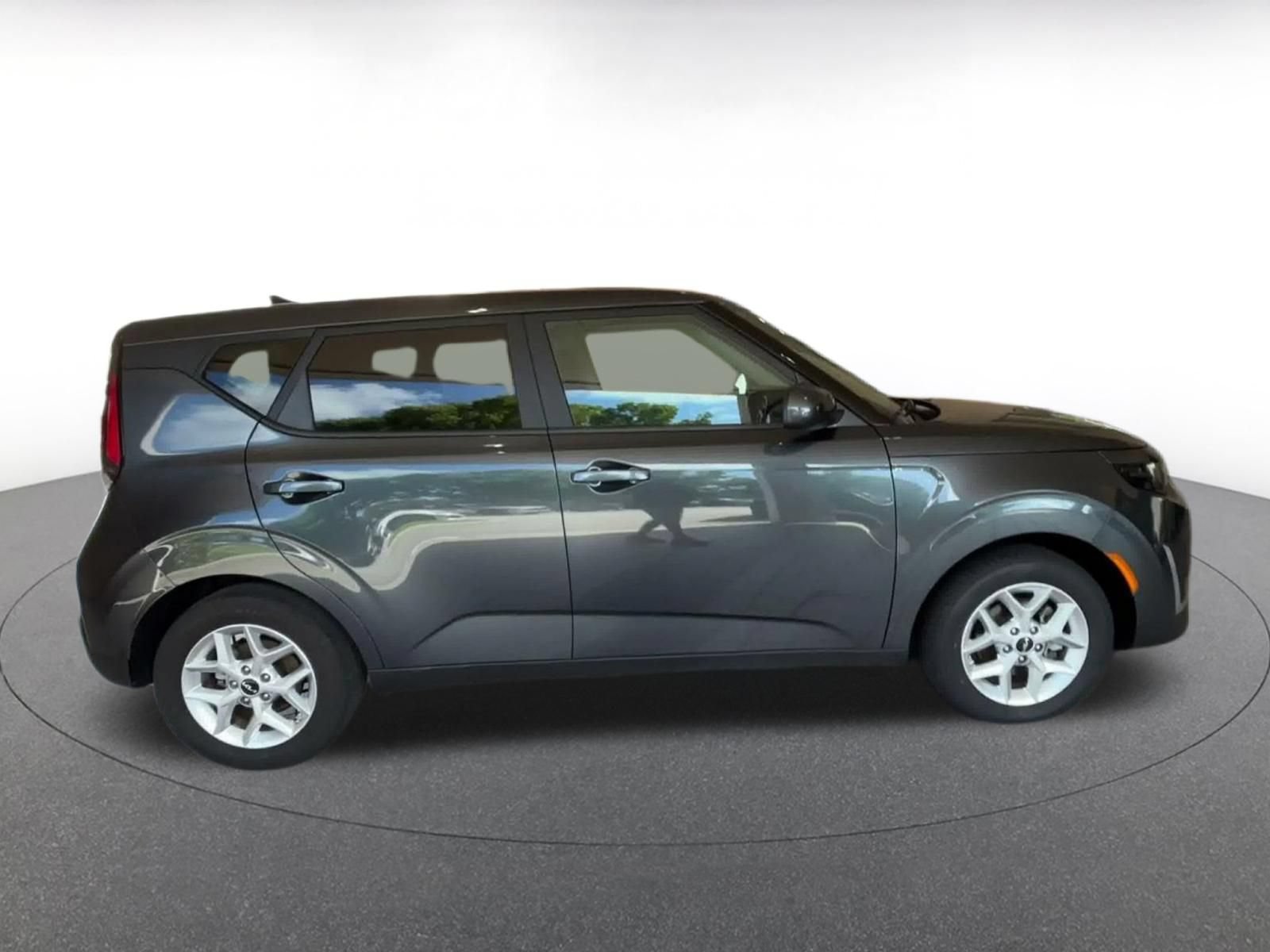 Used 2025 Kia Soul LX w/ LX Technology Package FWD image 15