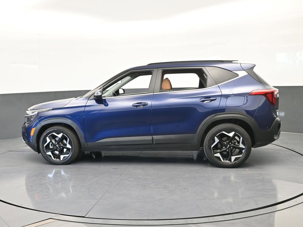 Used 2024 Kia Seltos EX image 3
