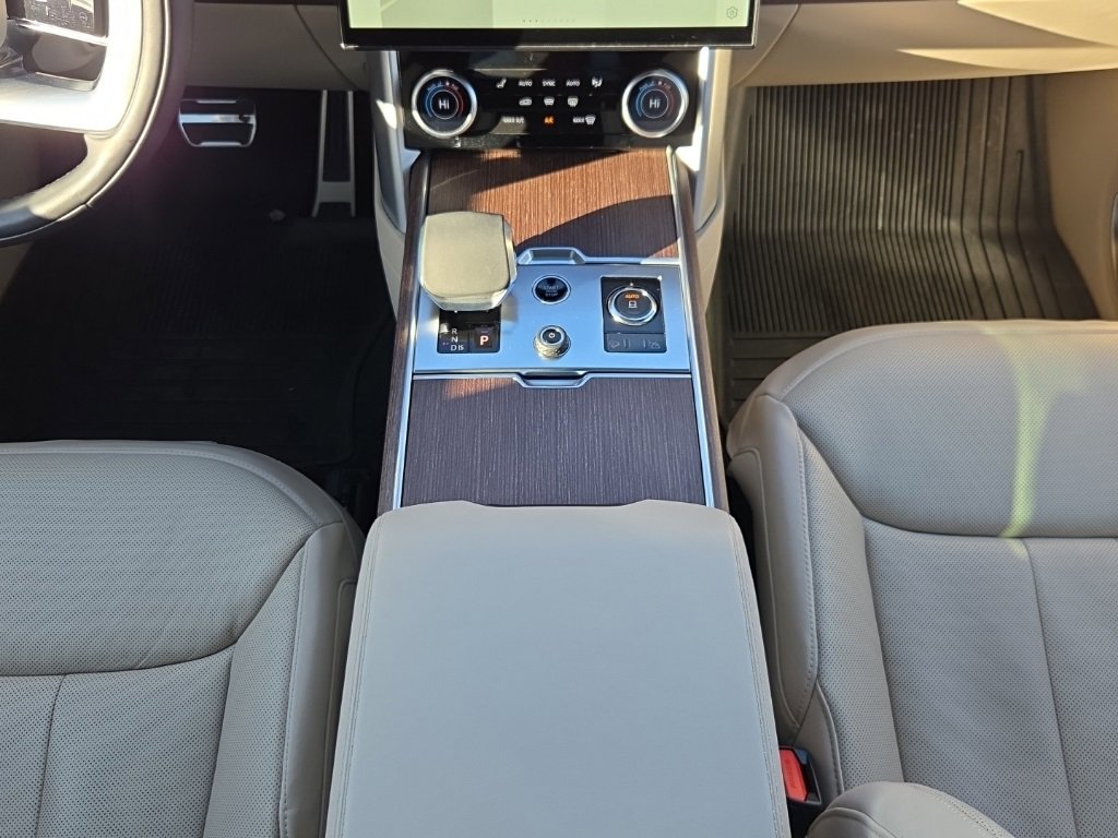 Certified 2023 Land Rover Range Rover SE image 19