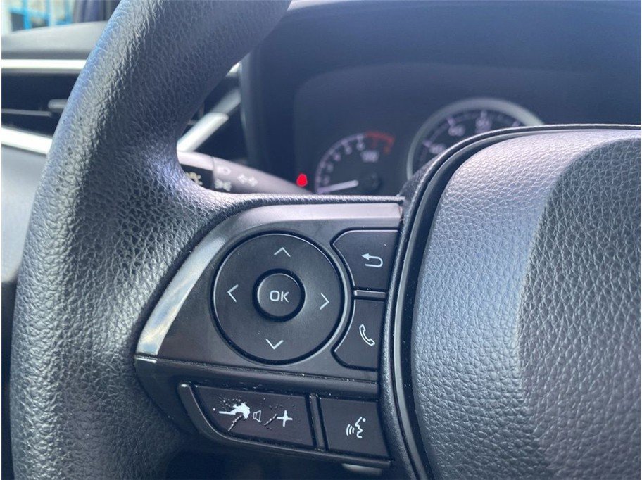 Used 2020 Toyota Corolla LE image 17