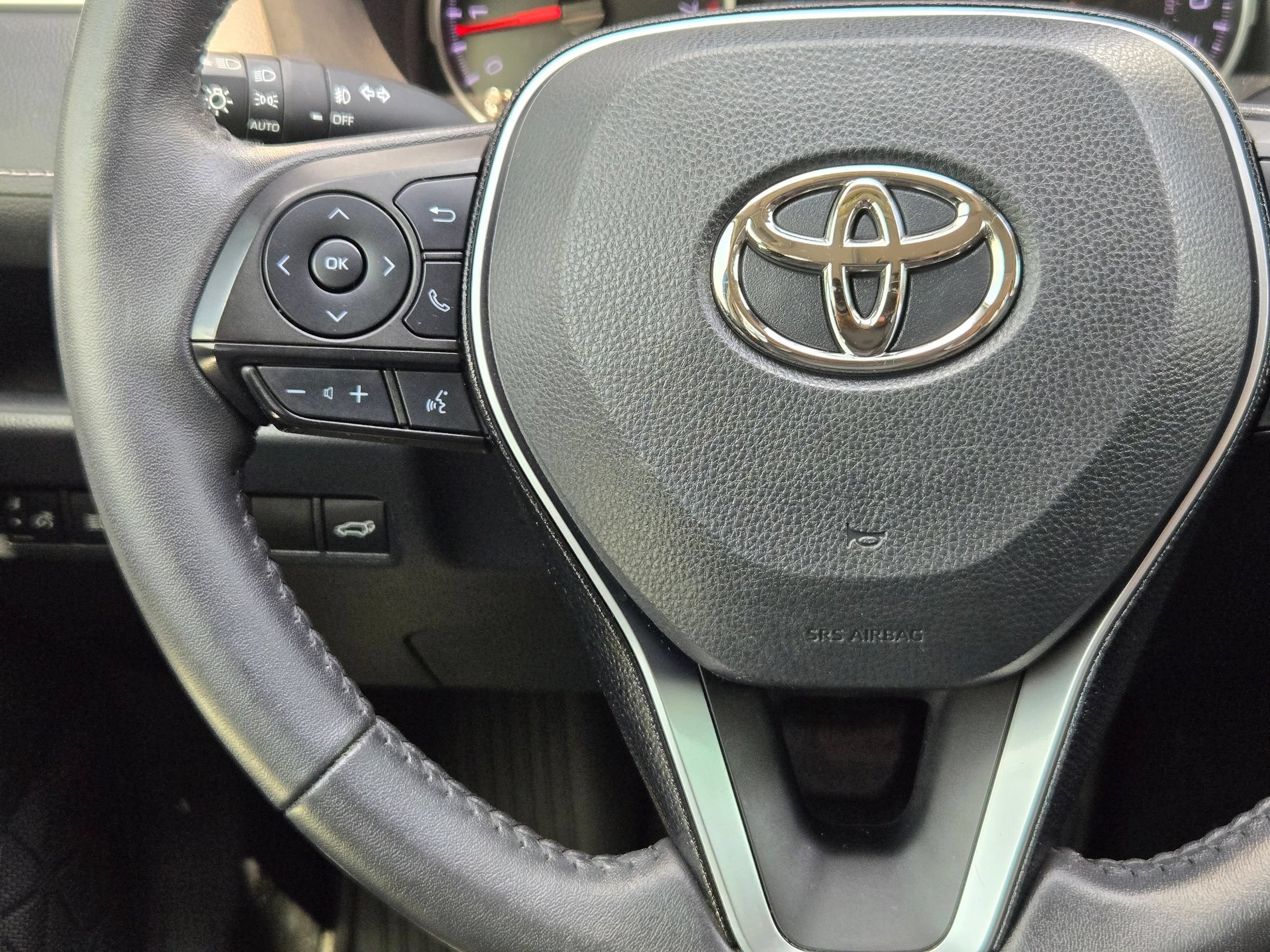 Used 2021 Toyota RAV4 XLE Premium FWD image 20