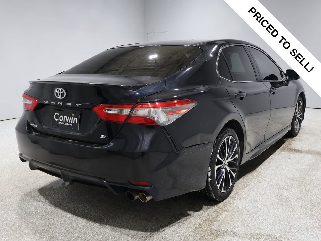 Used 2018 Toyota Camry SE image 2
