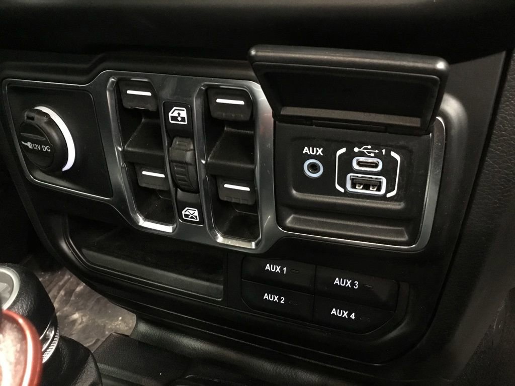 Used 2021 Jeep Gladiator Willys image 23