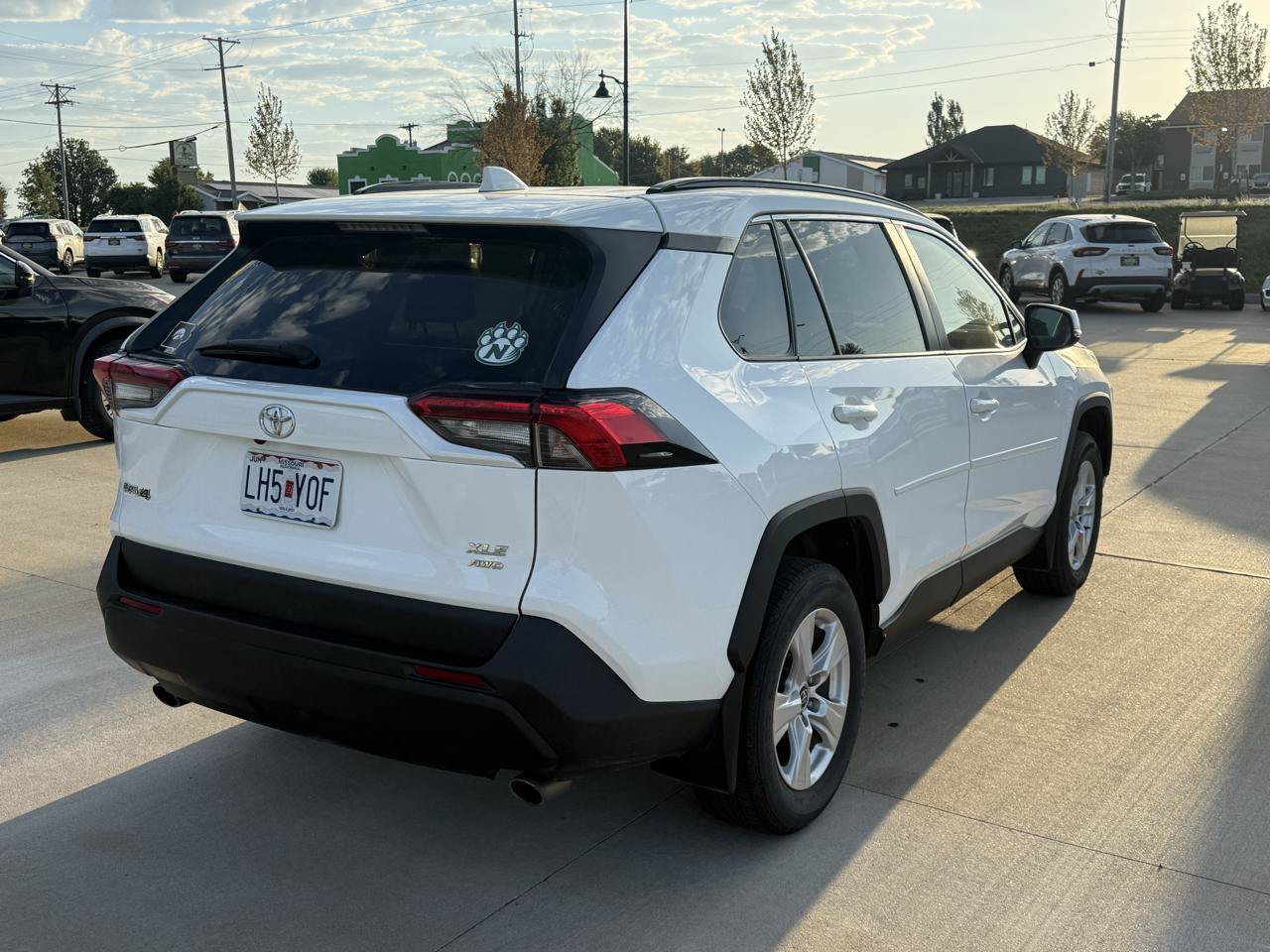 Used 2021 Toyota RAV4 XLE AWD/4WD image 3