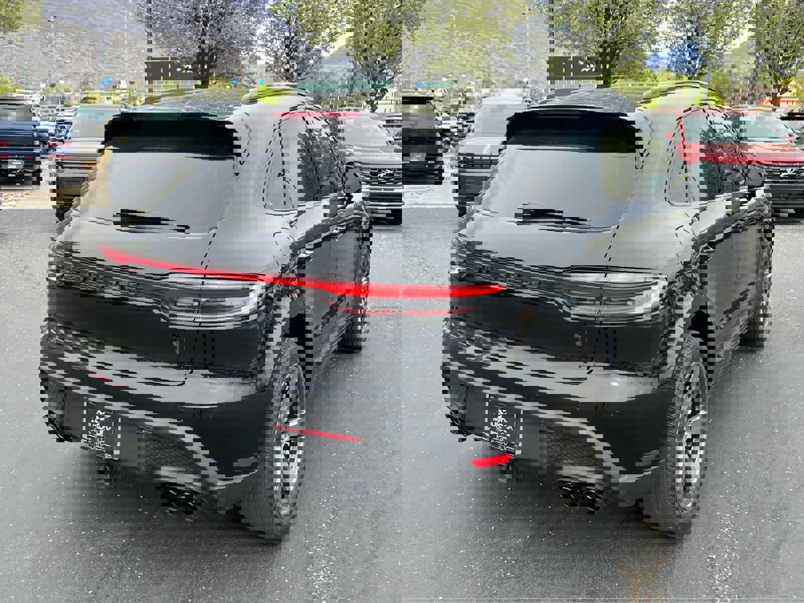 Used 2024 Porsche Macan image 8